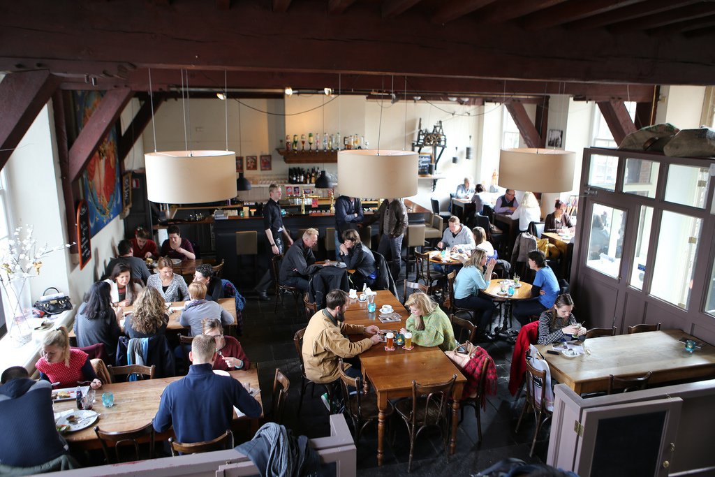 Het Brouwerscafé van De Hemel in Nijmegen in vroeger jaren