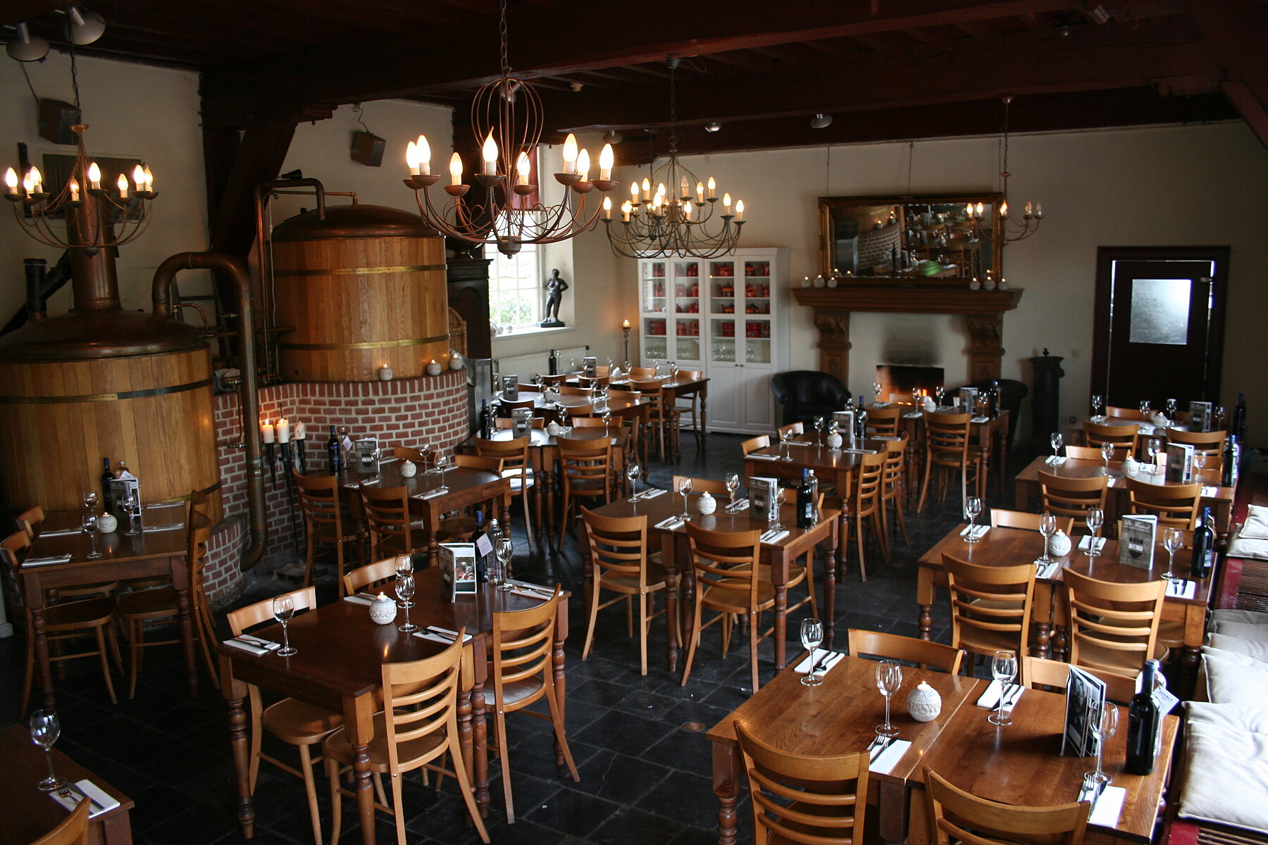 De brouwzaal van De Hemel in vroeger jaren